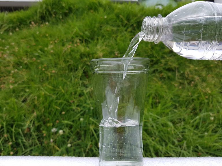 Woda – ile jej pić aby być w dobrej formie?