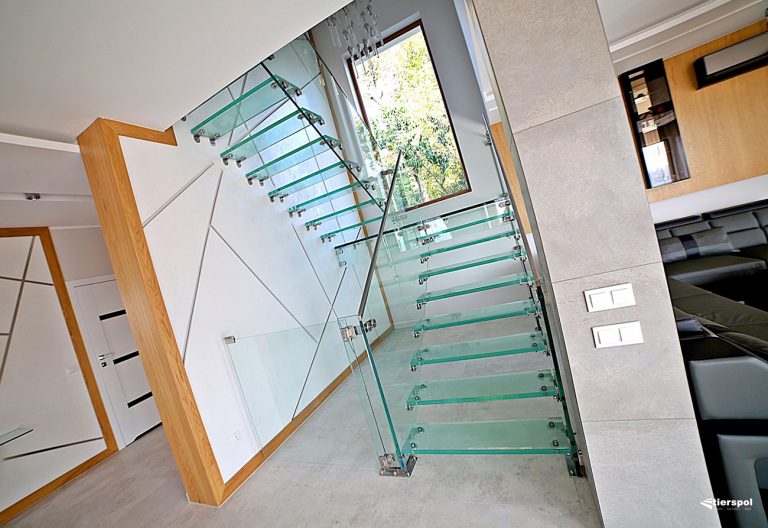 Czy schody szklane są dobrym rozwiązaniem?